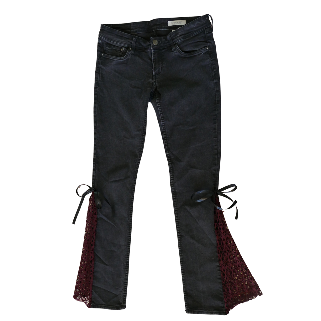 Jeans with lace
